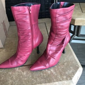 Beautiful half way boots with color to kill for